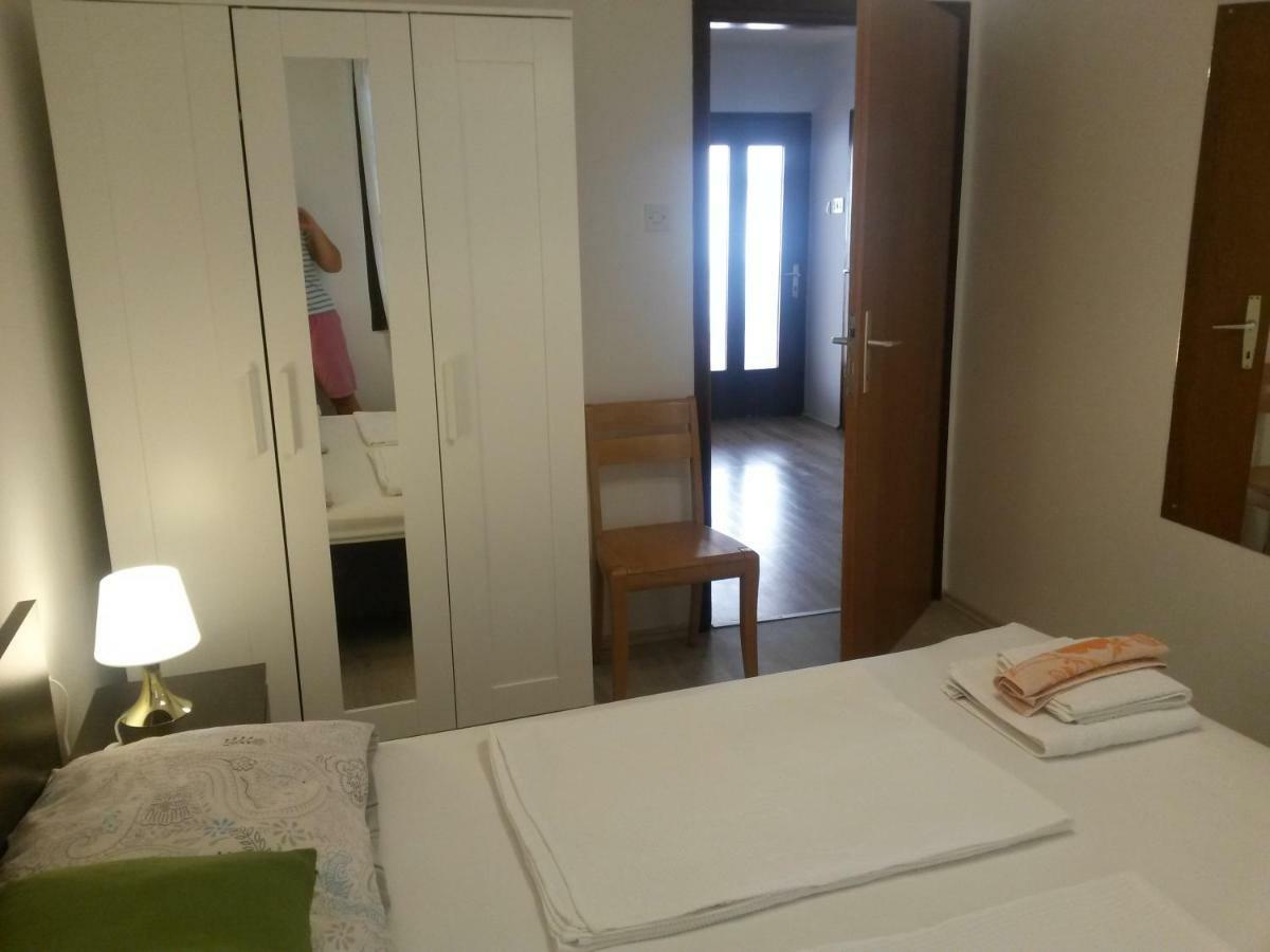 Apartmani Niessner Малинска Экстерьер фото