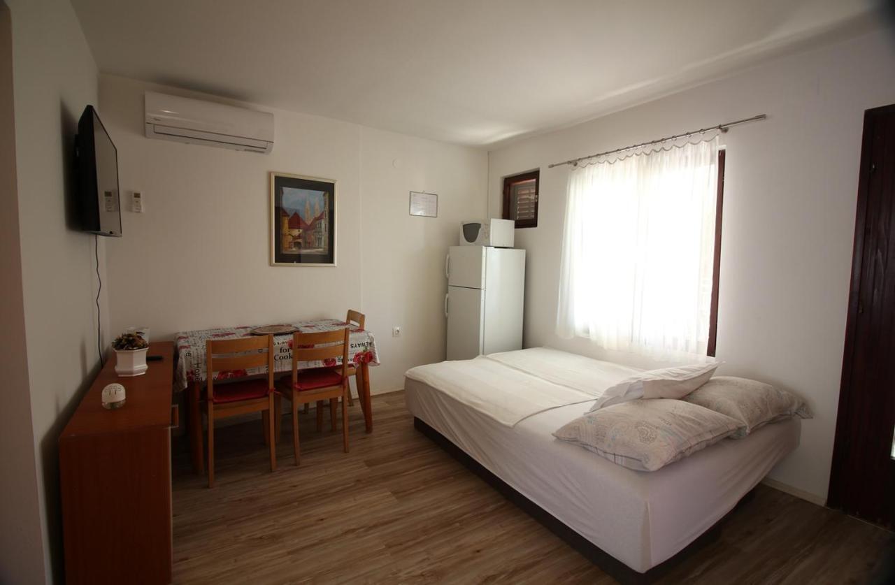 Apartmani Niessner Малинска Экстерьер фото